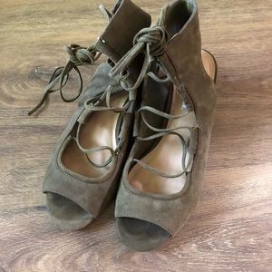 Steve Madden block heel lace-up shoes size 7